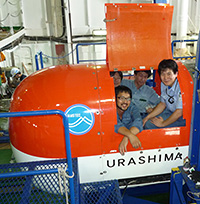 A large space is available for payloads. (URASHIMA carries not humans but instruments when diving.)