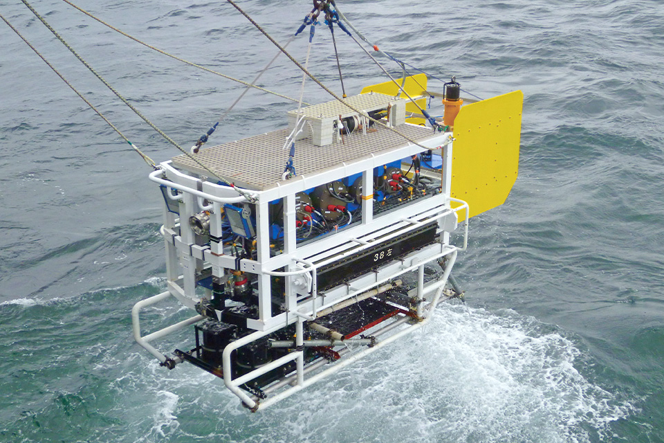 深海曳航調査システム「ディープ・トウ」の画像